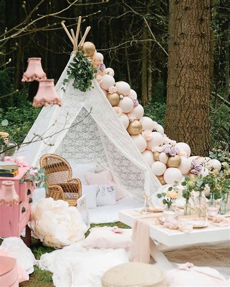 Could this garden tea party be any more perfect? The lace teepee takes ...