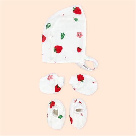 Muslin Caps for Newborn Baby - Cap, Mittens and Botties Set - Zizuka ...