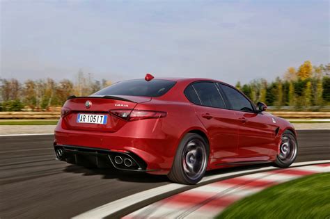 2016 Alfa Romeo Giulia Quadrifoglio Review | CarAdvice