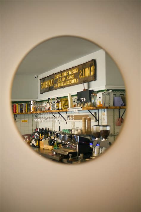 Rustic Coffee Shop Design 的图像结果