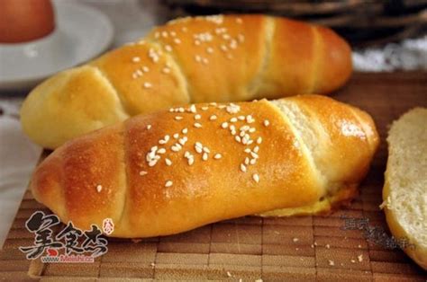 黄油面包卷,黄油面包卷的家常做法 - 美食杰黄油面包卷做法大全
