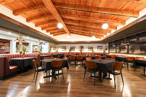 Dave's Place, Restaurant & Lounge