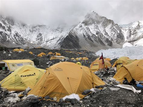 Rane Hall Everest Kroppen Rainbow Valley Everest: Death Zone Facts