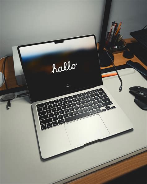 MacBook Starlight Color 的图像结果