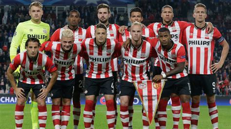 PSV 2-0 Arsenal: Joey Veerman and Luuk de Jong on target as Ruud van ...