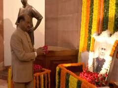 Om Birla pays tribute to former Lok Sabha Speaker Rabi Ray on his birth ...
