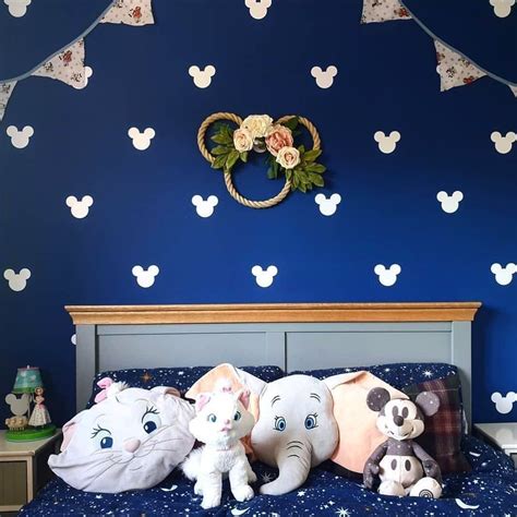 Sweet dreams in the sweetest Disney inspired room! loving the hidden ...