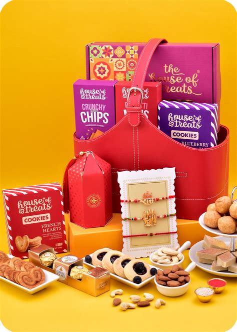 Hamper Inclusions: Kaju Katli 200gm, Samosa 160gm, Pita Chips 100gm ...