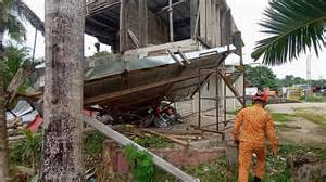 'Life-threatening wave heights': Tsunami warning after 6.9 aftershock ...