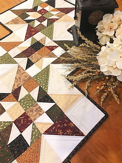 Easy Table Runner Quilt Pattern 的图像结果
