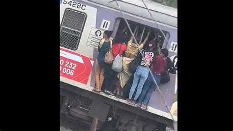 'Can't thrive in this chaos': Netizens react to video of women jostling ...