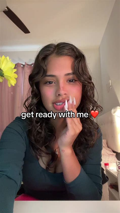 Victoria Jaimes (@victoriajaiimes) - Urlebird