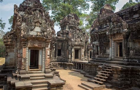 World's Biggest Hindu Temple of Lord Vishnu known as Angkor Wat in Siem ...