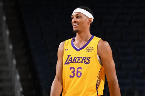 Lakers' Darius Bazley Leaves Court in Wheelchair After Scary Knee Injury