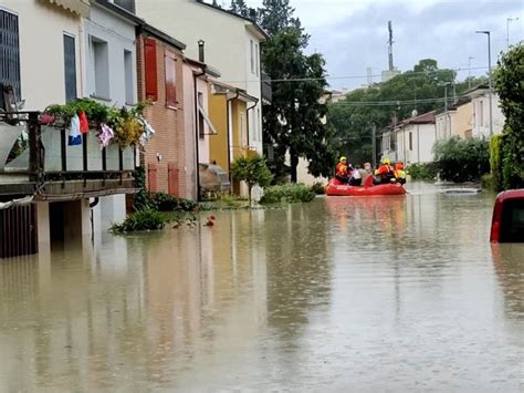 8 dead, people airlifted; Thousands of people became homeless, cities ...