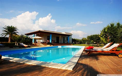 Swimming Wallpaper 4K 的图像结果