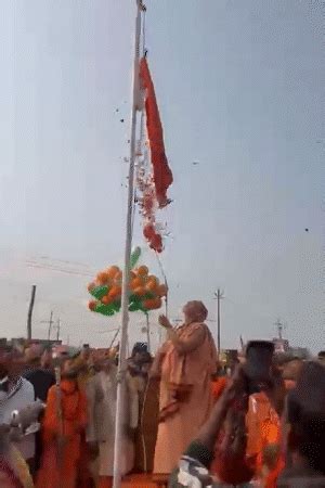 Maurya Meets Shankaracharya; Peace Appeal | Prayagraj Controversy
