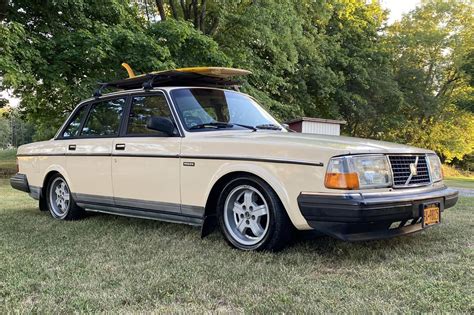 1988 Volvo 240 Sedan for Sale - Cars & Bids