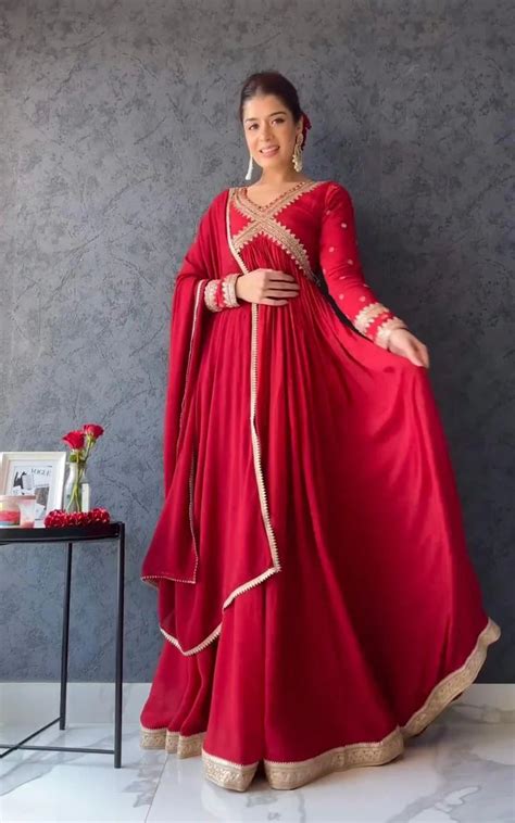 Flaunt Your Fashion: 6 Salwar Suit Styles Tailored for Every Body Type ...