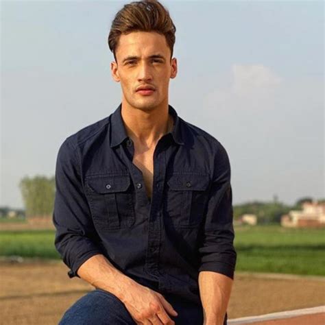 Asim Riaz Wiki, Age, Family, Biography, etc | wikibion