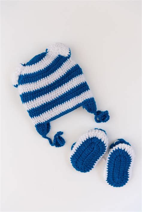 Handmade Teddy Cap with Booties- Blue & White – The Original Knit