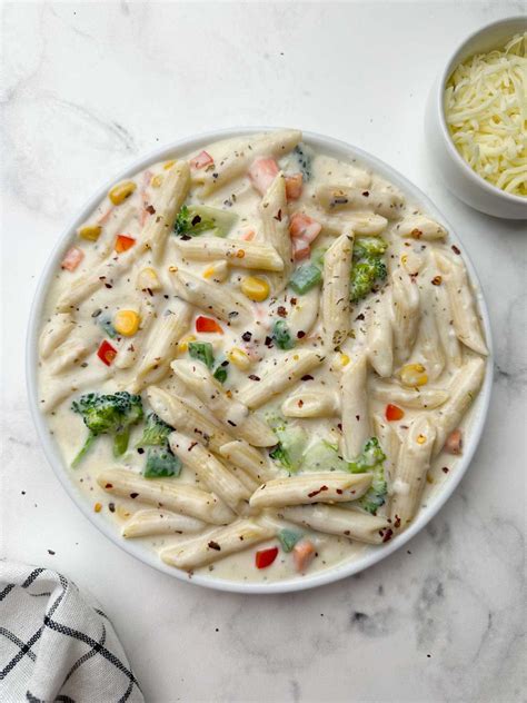 Easy And Quick Cheese White Sauce Pasta