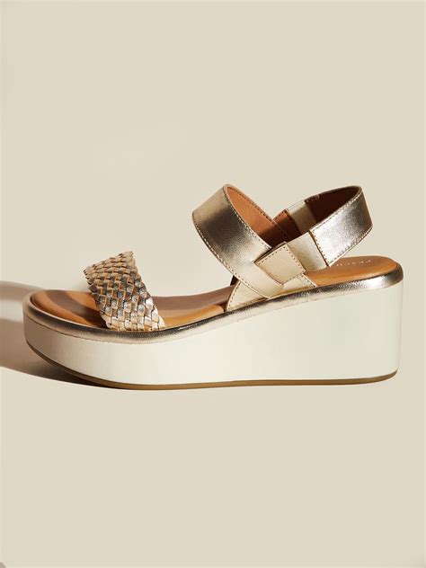 Shop the Best Quality Women's Leather Footwear in India – Peach Flores