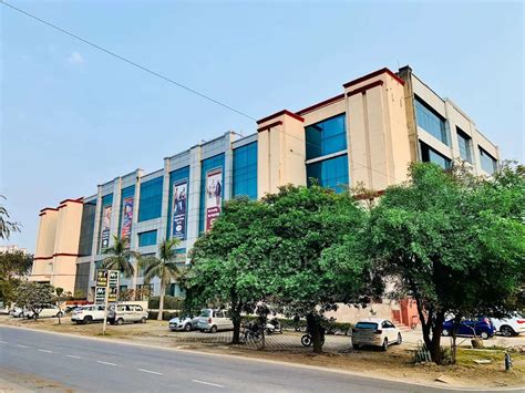 SNG Plaza in Ansal Golf Link -1, Greater_noida- Reviews, Photos ...