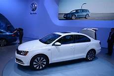 vw jetta mqb updates 2015 vw jetta joins new golf gti and r in new york vw jetta mqb updates 2015 vw jetta joins new golf gti and r in new york