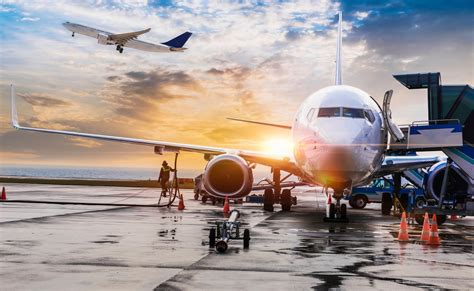 कोहरे या खराब मौसम के चलते लेट हो गई फ्लाइट? ऐसे तुरंत मिलेगा रिफंड ...