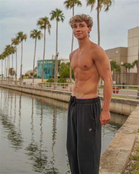 Hayden Greene – Shirtless Celebs