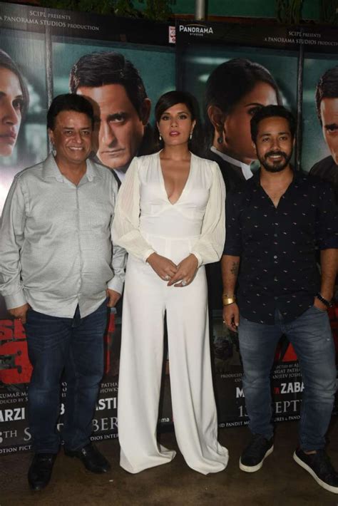 Bollywood Latest Photos: Deepika Padukone arrived to see Lalbagh Raja ...