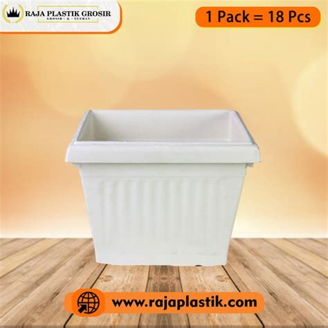 Pot Segi 40 Putih Panda Star | Grosir Pot Plastik Untuk Bunga Tanaman ...