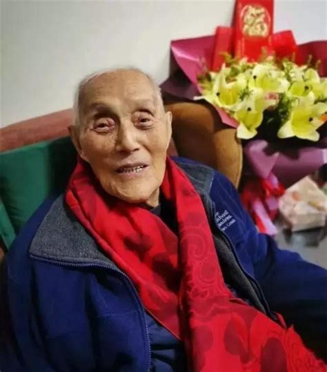 张姓有两位健在开国将军，他106岁健在，是张姓最长寿开国将军！-搜狐大视野-搜狐新闻