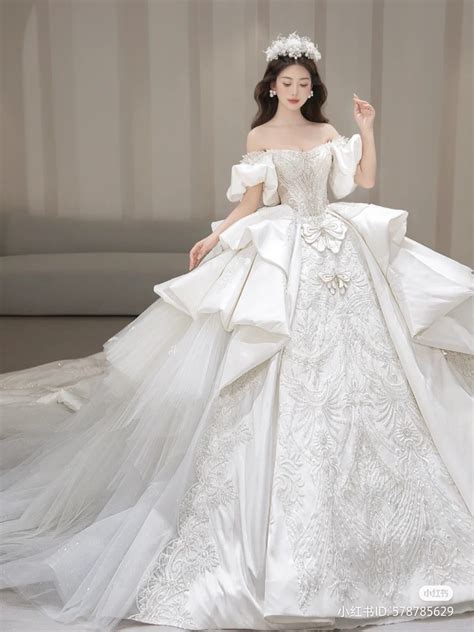 Pin de Hạ Lạc Vũ Yên em ᴅʀᴇᴀᴍ ᴡᴇᴅᴅɪɴɢ | Vestidos glamourosos, Belos vestidos, Vestidos incríveis