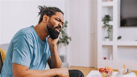 10 Signs You May Need Your Wisdom Teeth Removed | Topping Dental Group