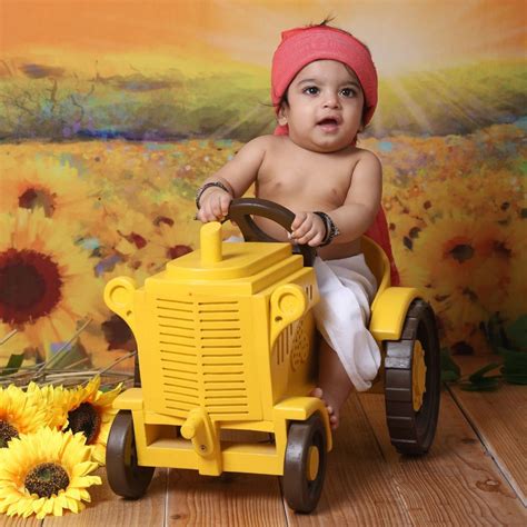 Tractor Baby Photoshoot Prop – Farm Theme Photography Prop – whiteihf