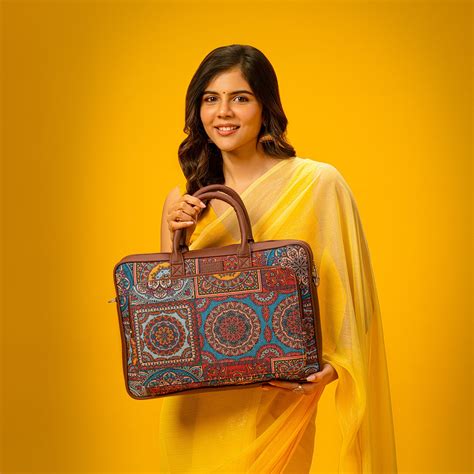 Laptop Bags: Buy Best Laptop Bags Online at Great Prices - Zouk