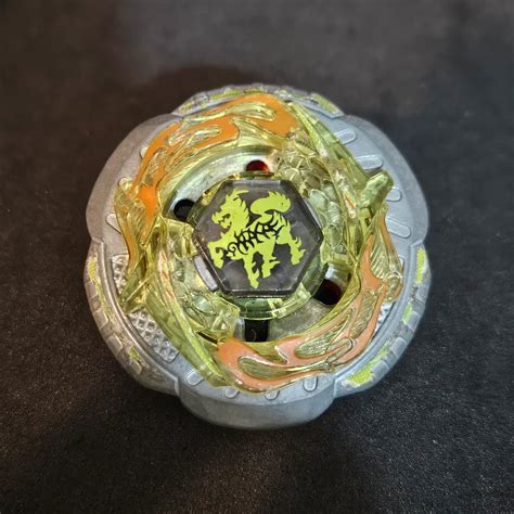 Rock Zurafa R145WB – Beyblade Art Shop