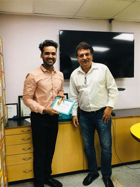 Team Computers Office Photos | Glassdoor