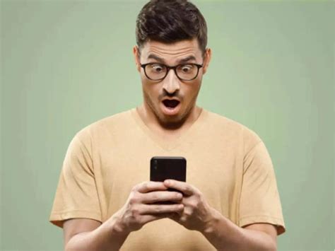 Employee shuts boss down with no reply. His one-day leave request after ...