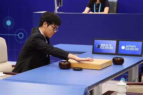 2:0！柯洁次战中盘告负AlphaGo，表现一度完美_创事记_新浪科技_新浪网