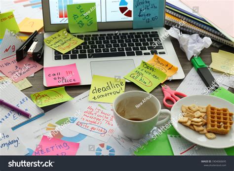 Busy Work Desk 的图像结果