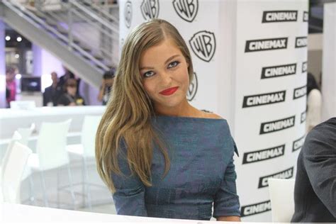 A better Lea | Simmons, Tyler young, Actresses