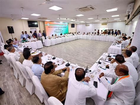 Congress President Mallikarjun Kharge holds key party meet to discuss ...