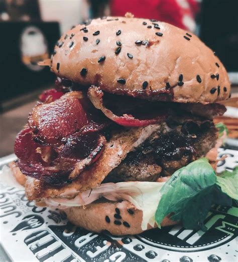 14 places to have the best burgers in Mumbai | GQ India