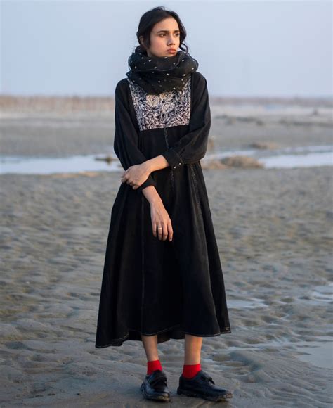Black Stole – NETE.IN