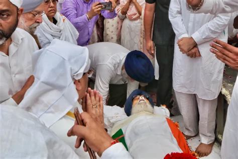 Badal, a towering leader of Punjab politics, cremated with state honours