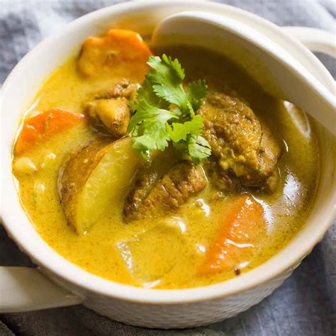 Vietnamese Chicken Curry Recipe (Ca Ri Ga)