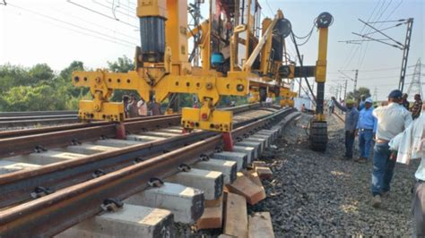 Central Railway successfully commissions new signalling electronic ...